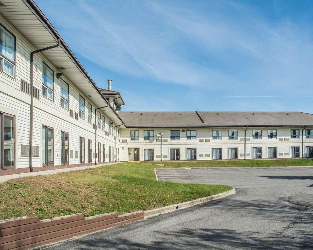 Days Inn By Wyndham Barrie Buitenkant foto
