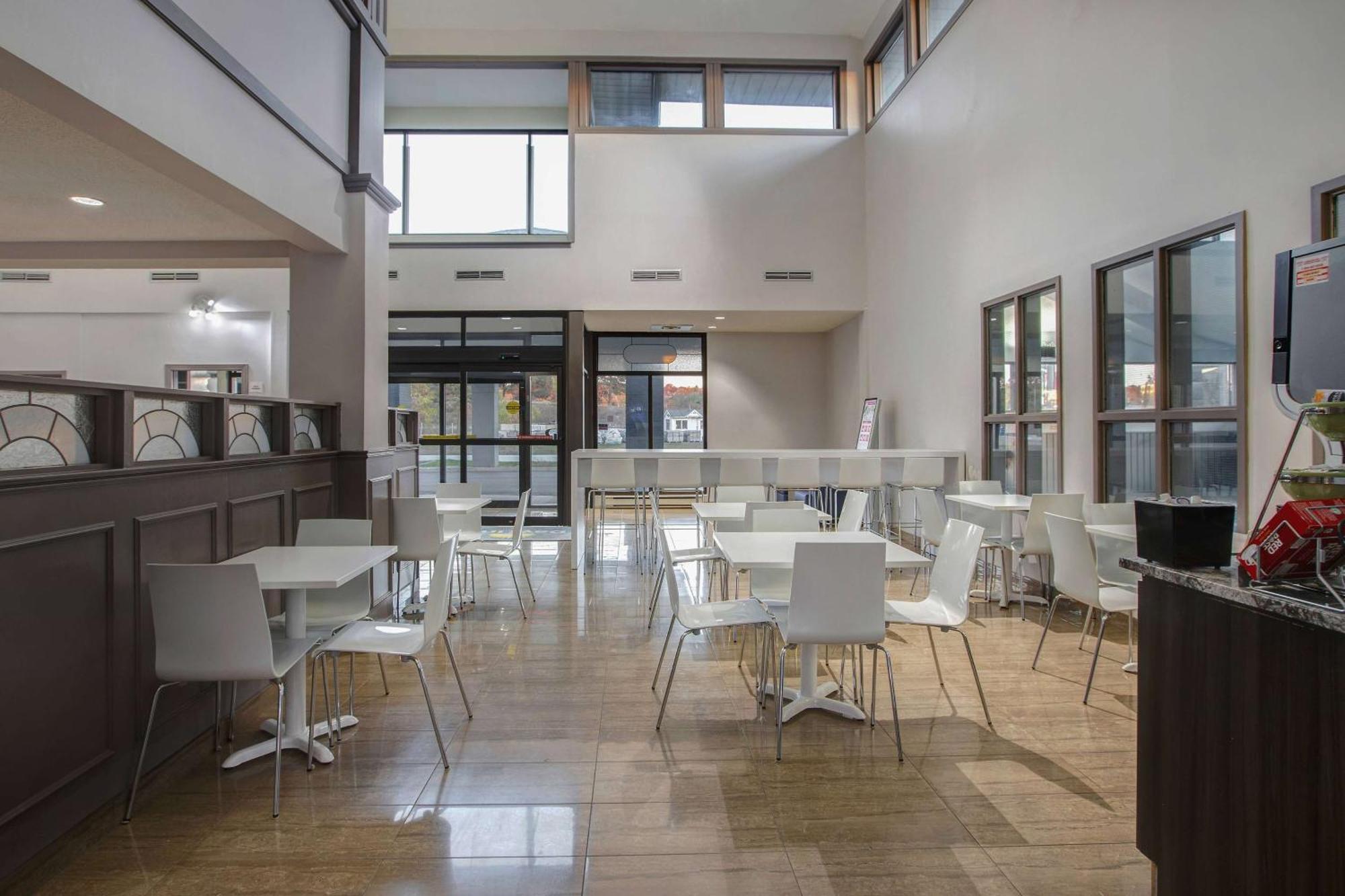 Days Inn By Wyndham Barrie Buitenkant foto