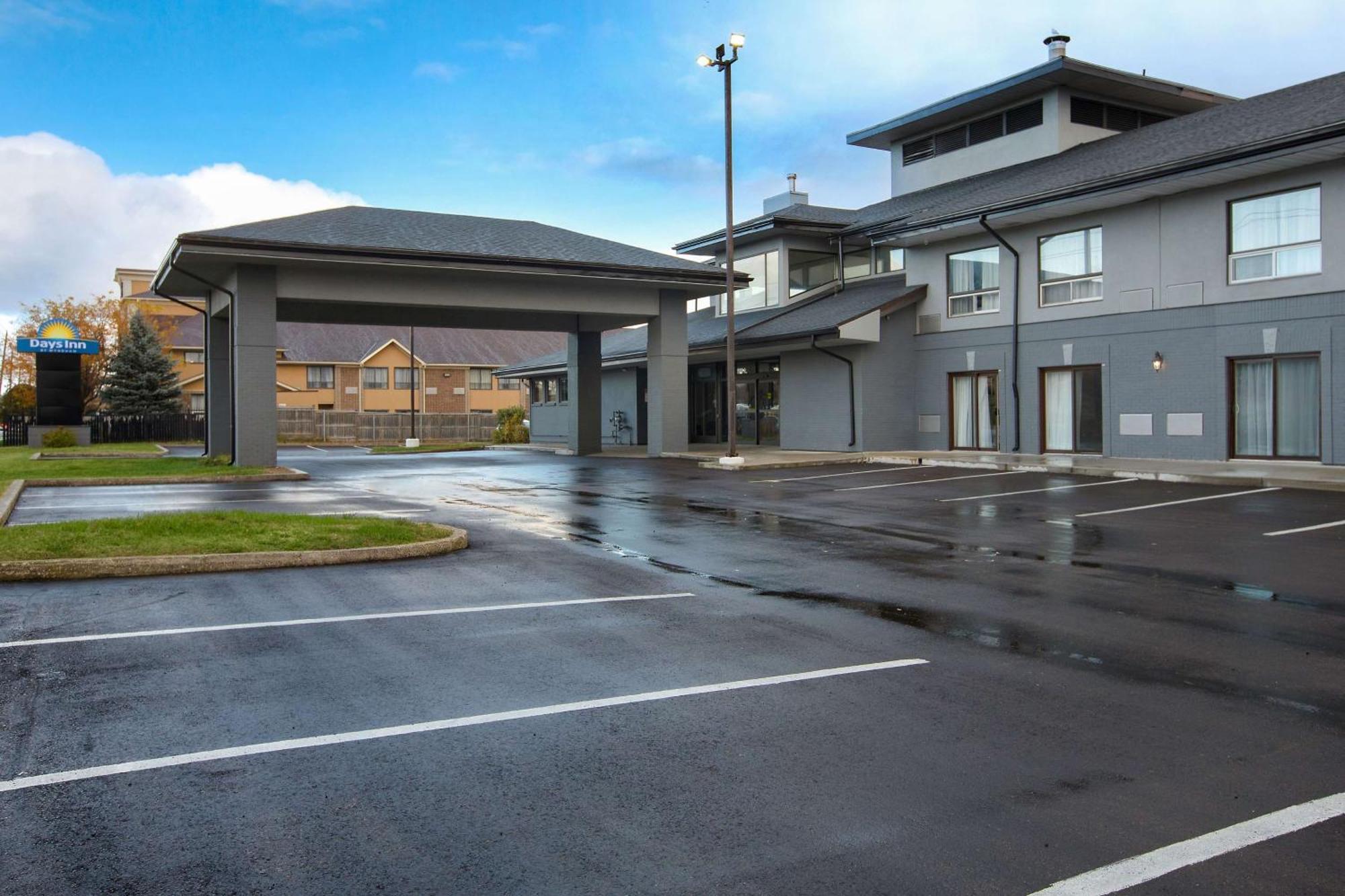Days Inn By Wyndham Barrie Buitenkant foto