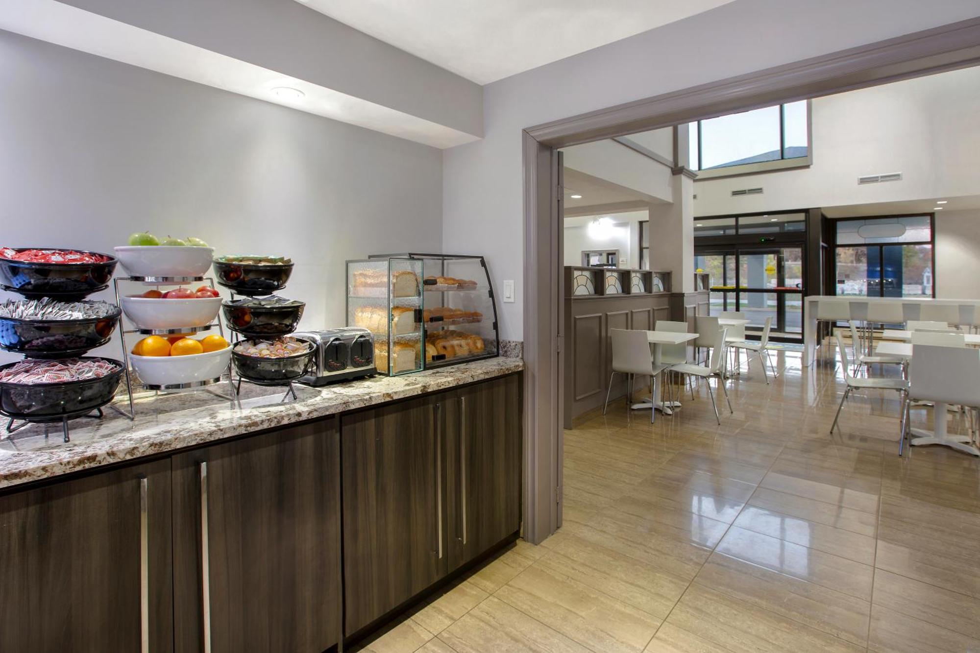 Days Inn By Wyndham Barrie Buitenkant foto